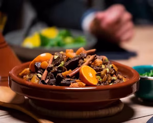 Moroccan Cooking Tagine – Traditional Handmade Clay Pot (28–30cm)